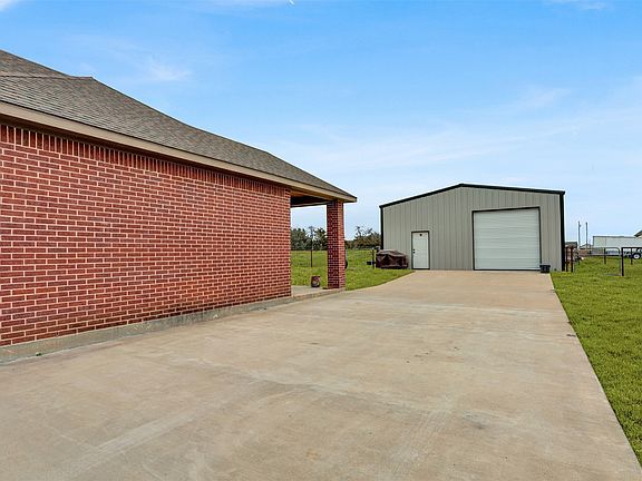 3rd image of 231 Orduna St