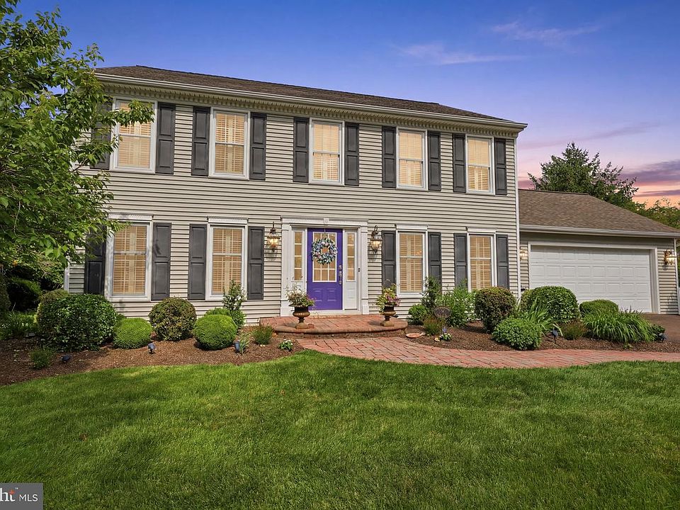 1st image of 271 Saxony Dr