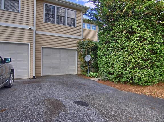 2nd image of 89 Farm Ln