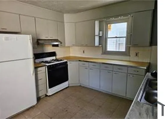 3 bed, $1,700 — Photo 3