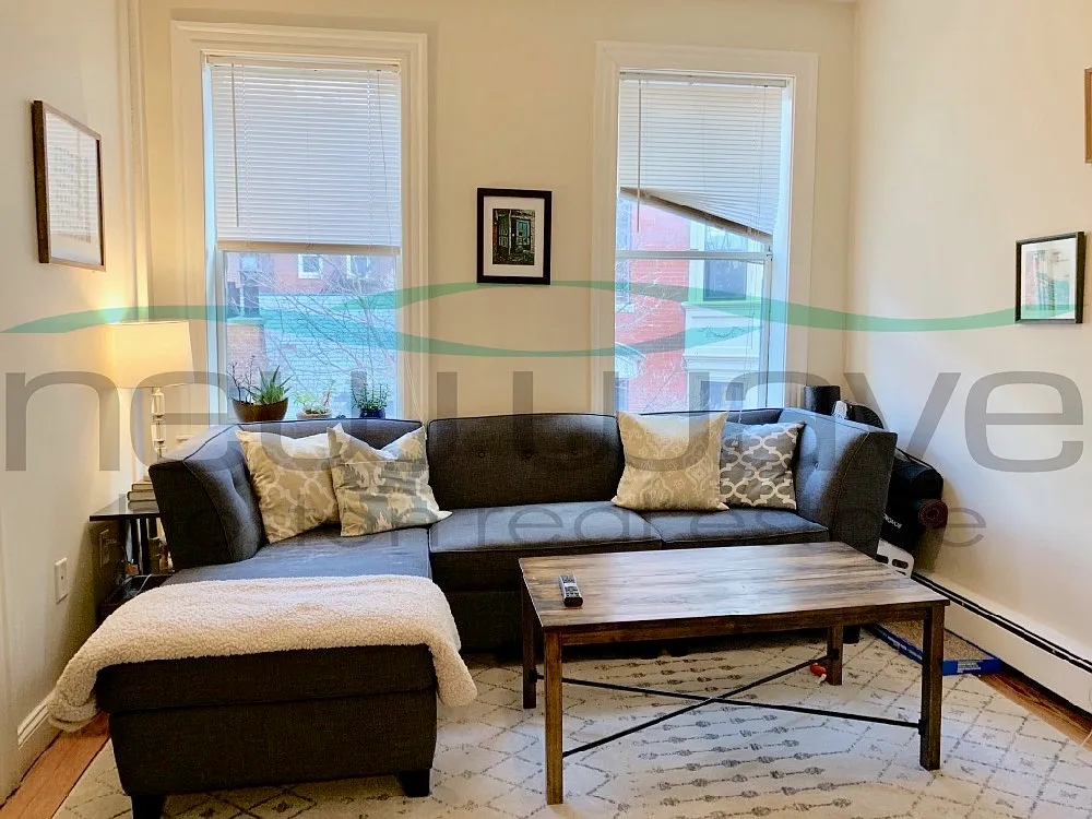 Studio, 350 sqft, $2,400 — Photo 1