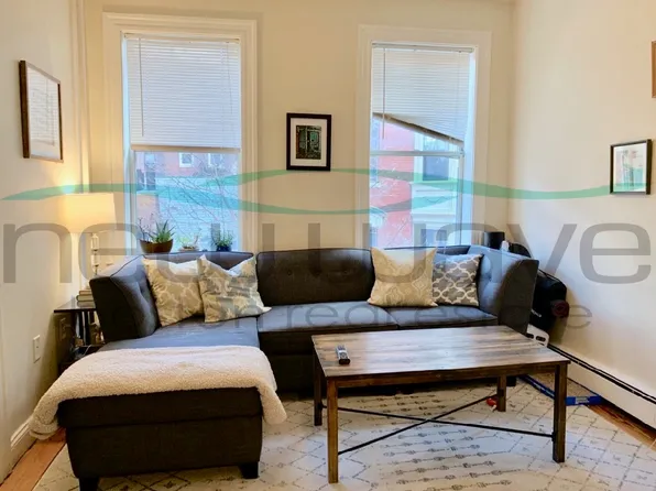 44 Joy St APT 5, Boston, MA 02114