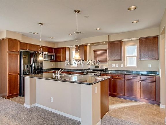 5th image of 10606 W Gilmore Ave