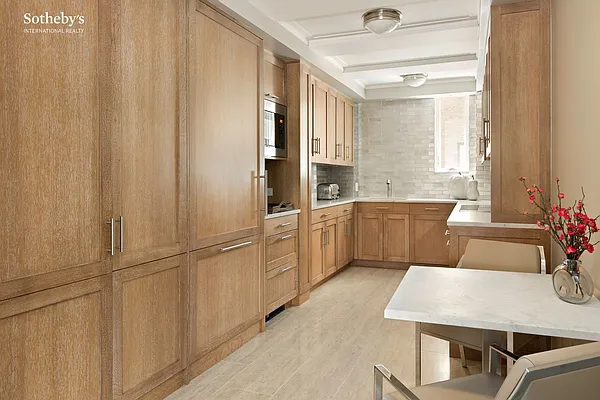 Sold by Sotheby's International Realty | media 31