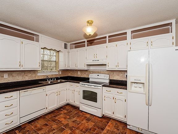4th image of 106 Twin Lakes Rd