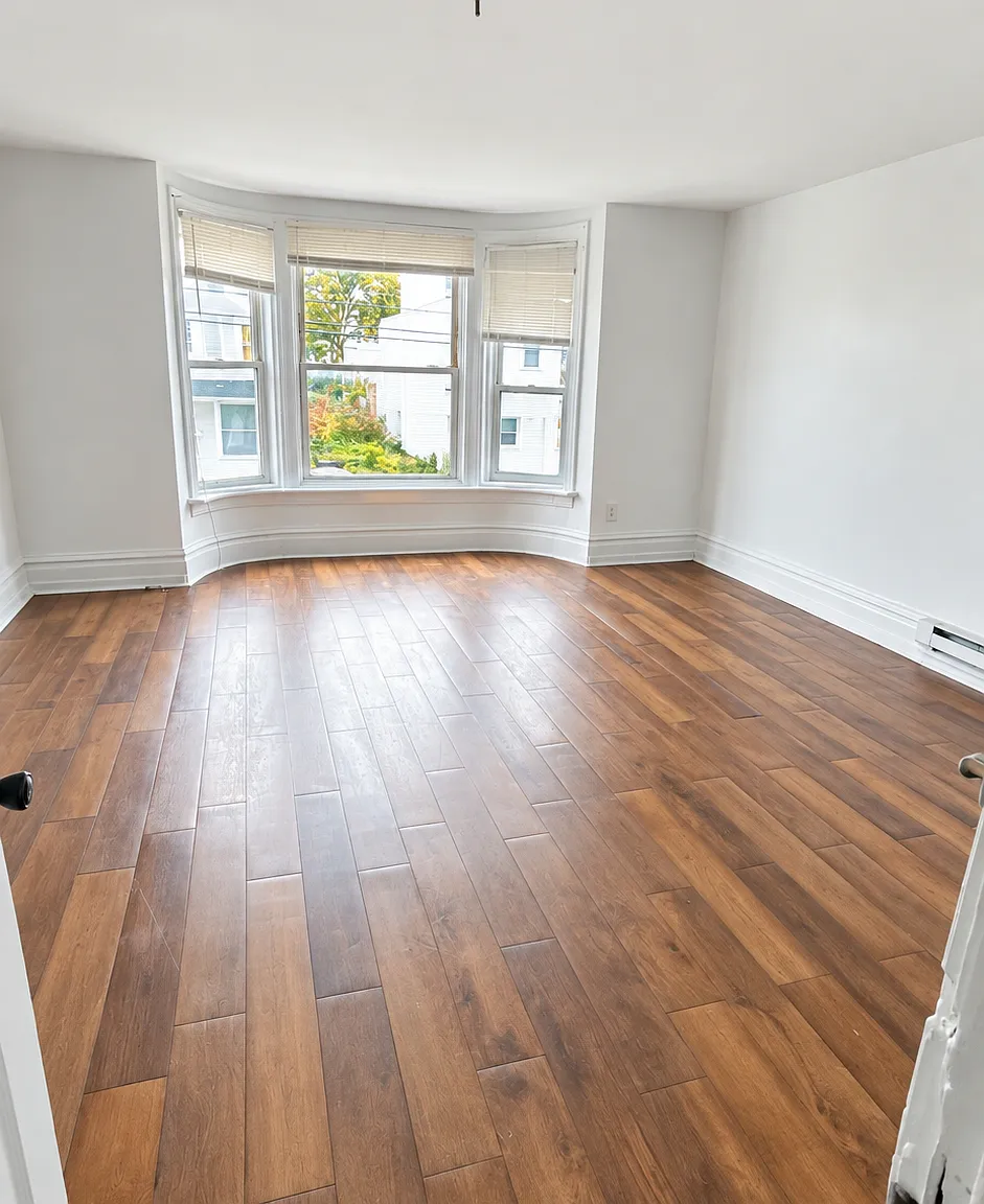4 bed, $1,400 — Photo 3