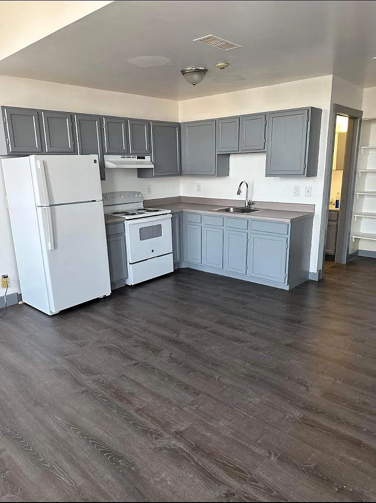 131 Central Ave — Photo 4