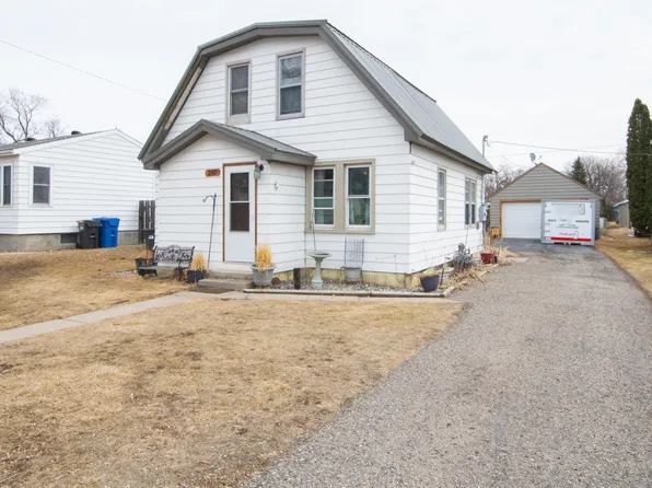 207 2nd St NE, Dilworth, MN 56529