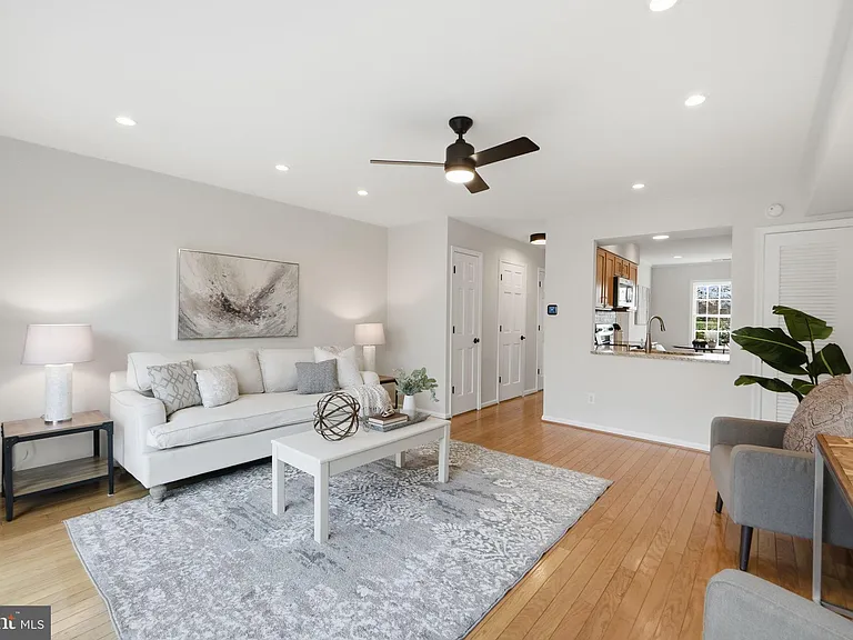 8230 Carrleigh Pkwy #84 — Photo 14