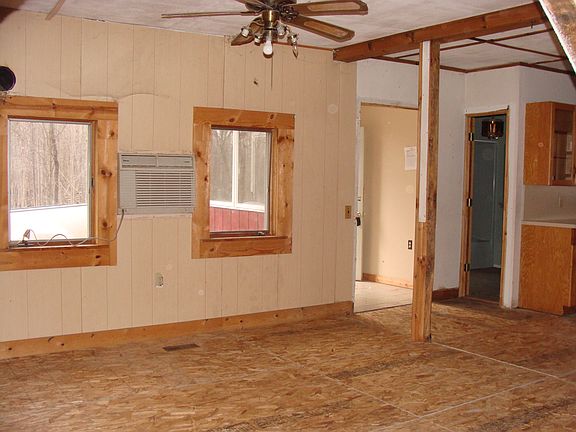 5th image of 136 Harley Dr