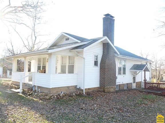 2nd image of 140 4th St