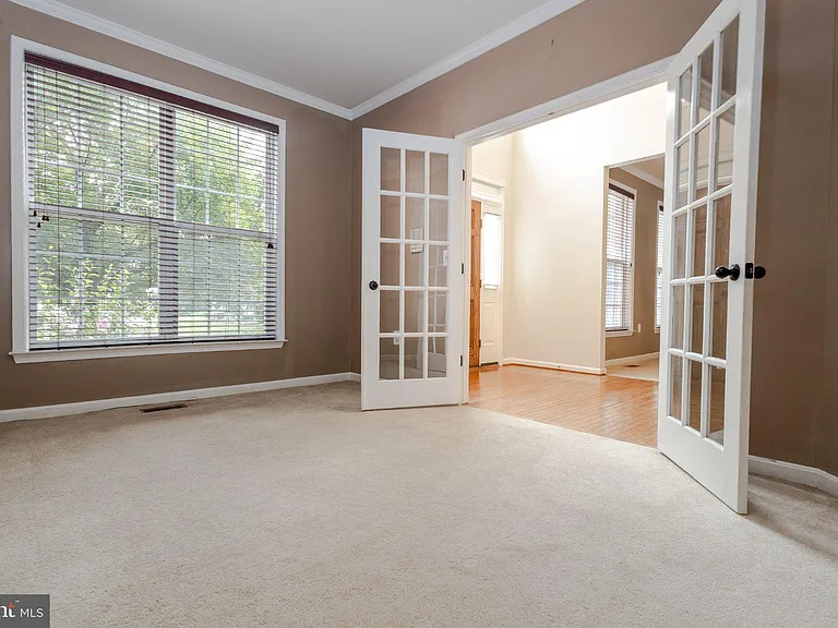 105 Ticonderoga Dr — Photo 5