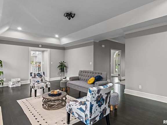 4th image of 804 Fairfax Ct