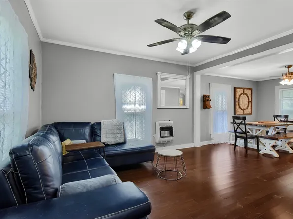 105 E Mulberry St, Leonard, TX 75452