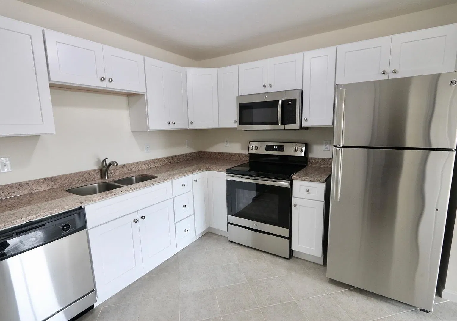7 Rogers Way — Photo 1