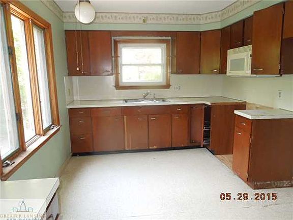 3rd image of 214 West St