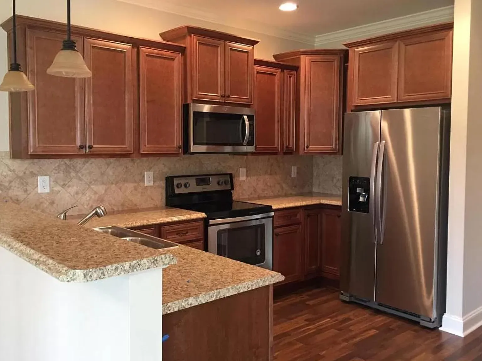 1672 Cambria Dr — Photo 3