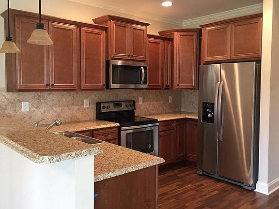 3rd image of 1672 Cambria Dr #A