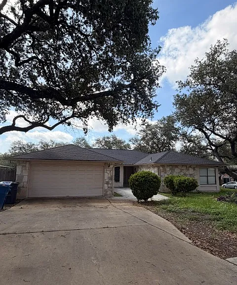 2718 Rim Rock Trl — Photo 1