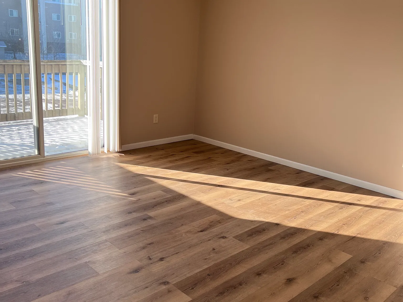 1 bed, 750 sqft, $1,150 — Photo 3