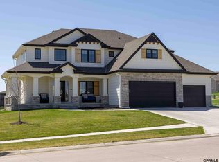 17001 Emma St, Bennington, NE 68007