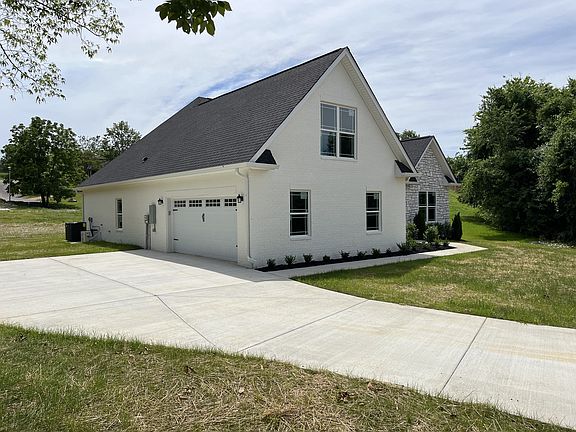 5th image of 301 Petersburg Ct