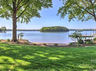 495 Bay Harbour Rd, Mooresville, NC 28117