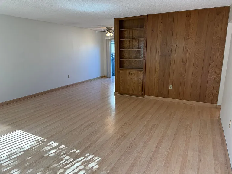 5255 Cass St #4 — Photo 4