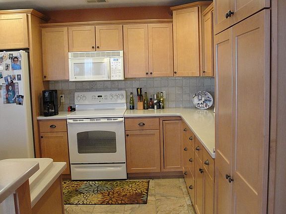 5th image of 312 Singapore Ct