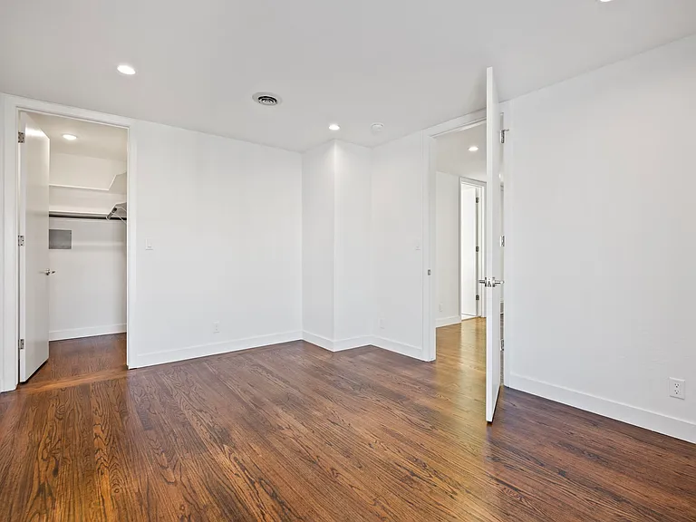 270 26th Ave #9 — Photo 16