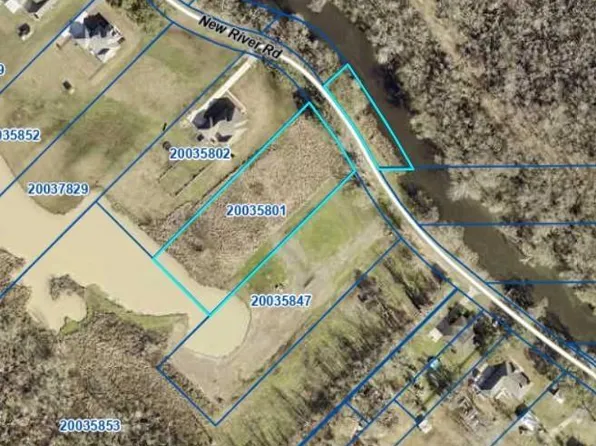 8573 New River Rd, Saint Amant, LA 70774