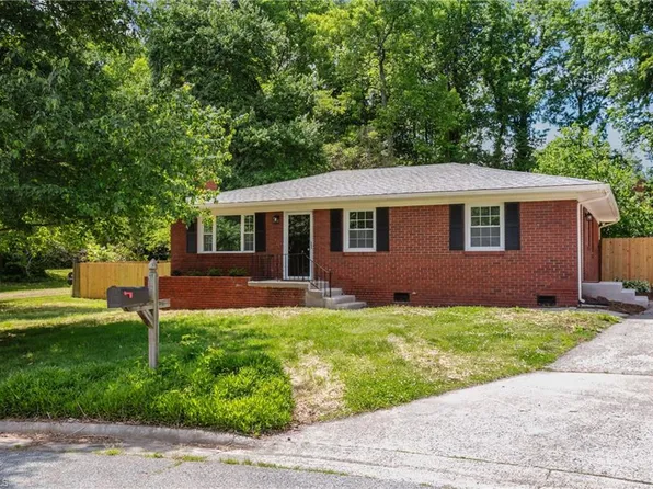 506 Rosebriar Ct, Greensboro, NC 27407