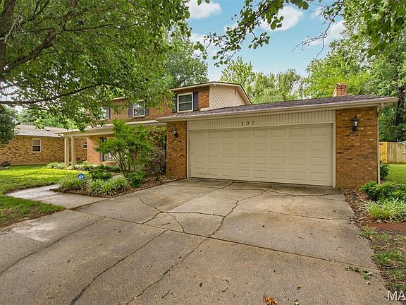 3rd image of 107 Summer Dr