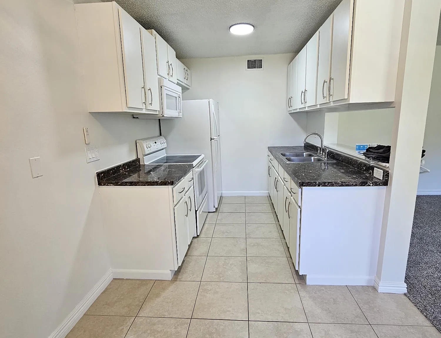 2 bed, 850 sqft, $1,295 — Photo 2