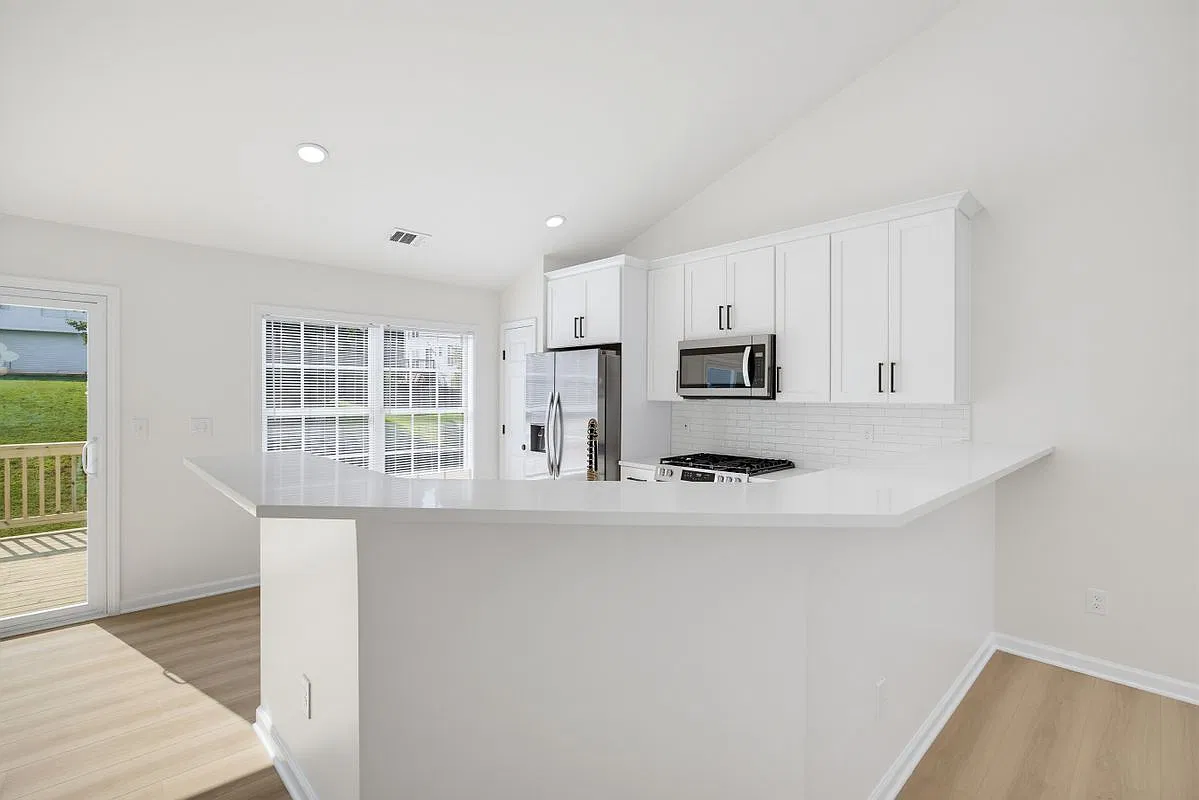 4 bed, 3.0 bath, 1887 sqft, $2,700 — Photo 3