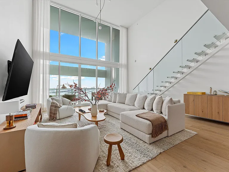 1040 Biscayne Blvd #4002 — Photo 9