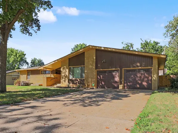 367 N Fairway Ave, Wichita, KS 67212
