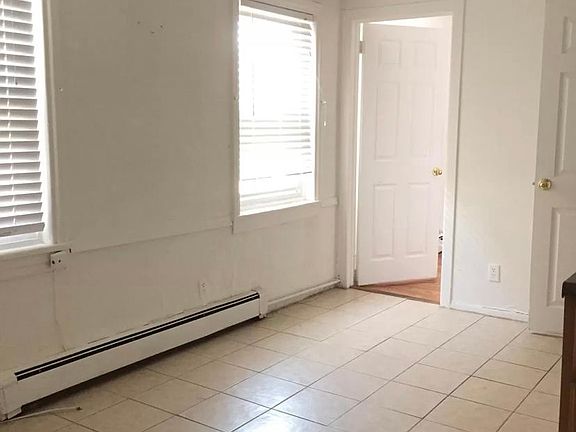 5th image of 1247 Shackamaxon St APT 2R