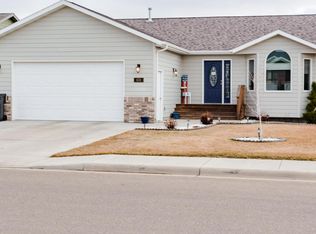 674 17th Ave E, Dickinson, ND 58601