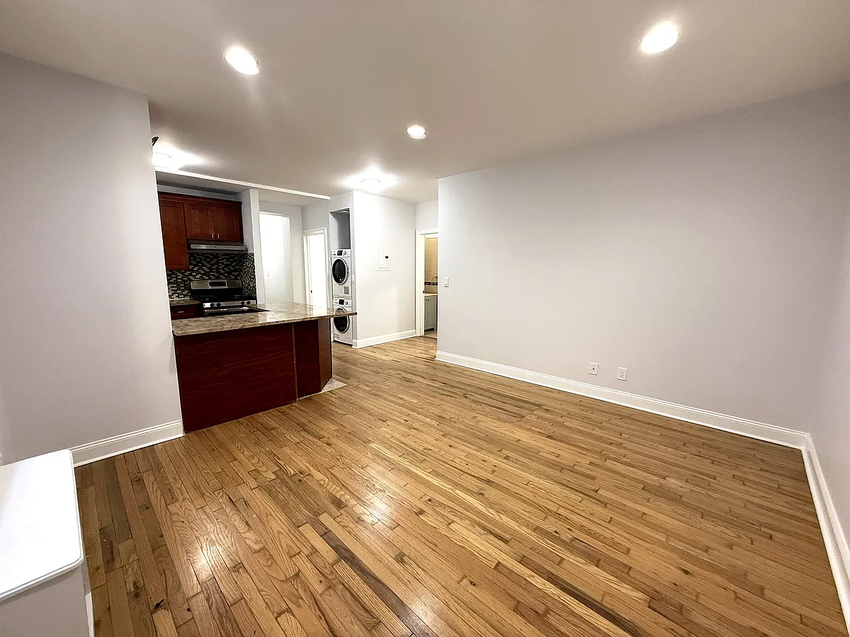 Building Photo - 500 Fort Washington Ave #G
