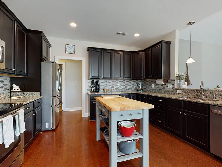 505 Pinehurst Cir — Photo 28