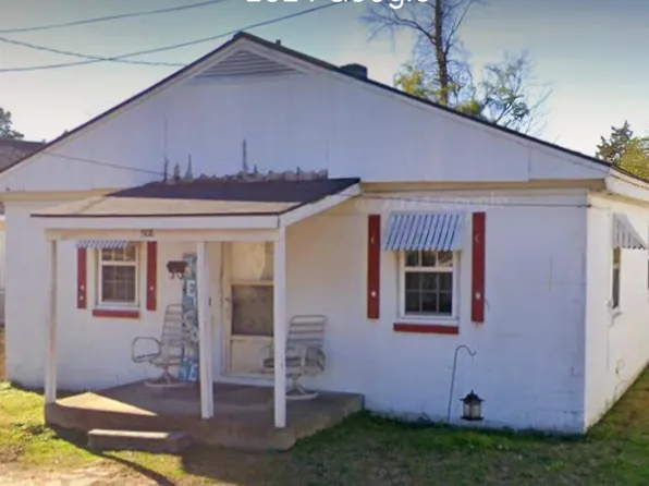 508 E Canary St, Dunn, NC 28334