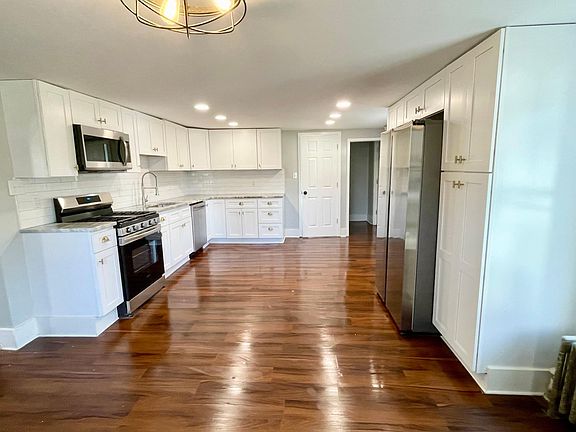 Kitchen & Pantry