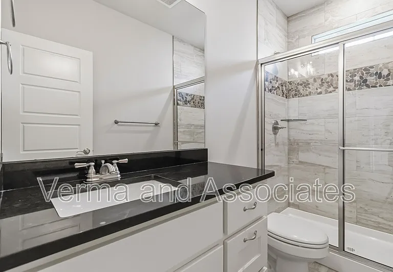 931 E Skyline Loop — Photo 20