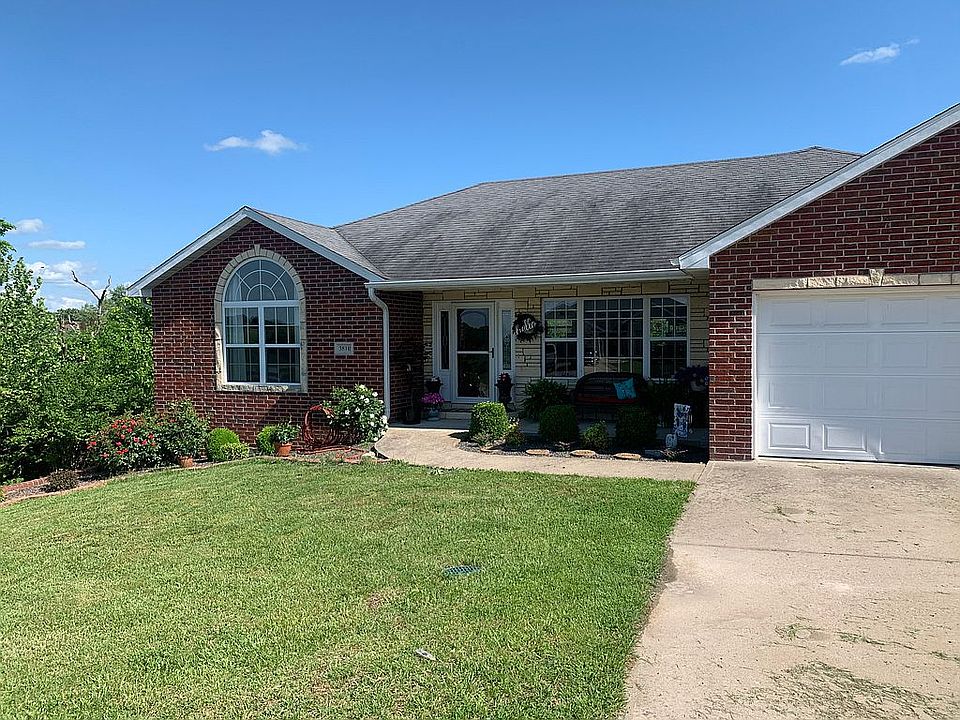 2nd image of 3810 Pear Tree Ct