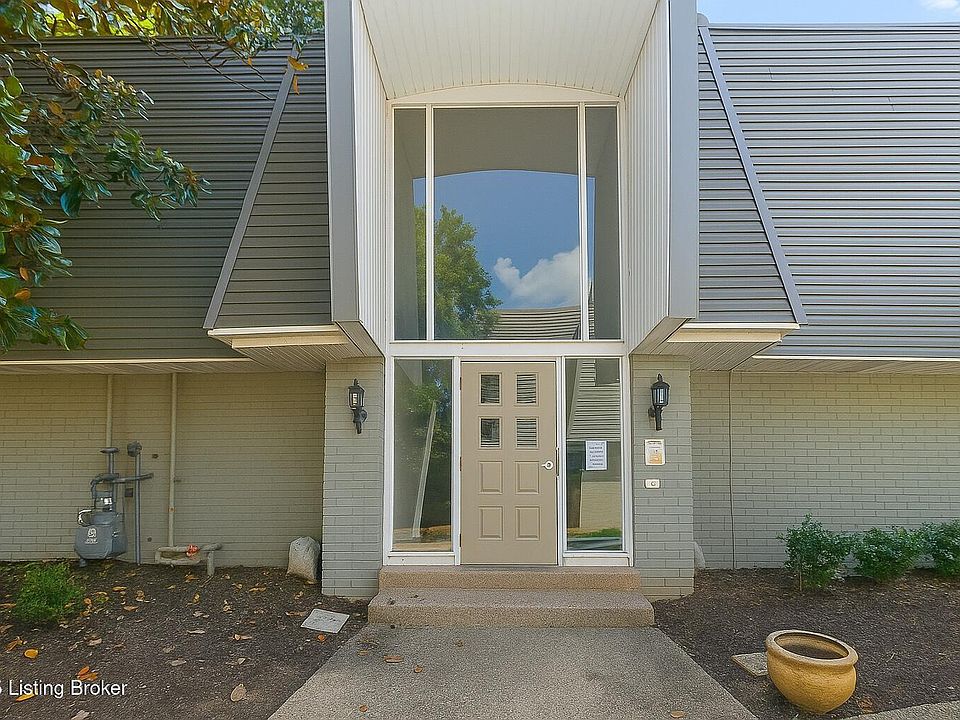 1st image of 812 La Fontenay Ct