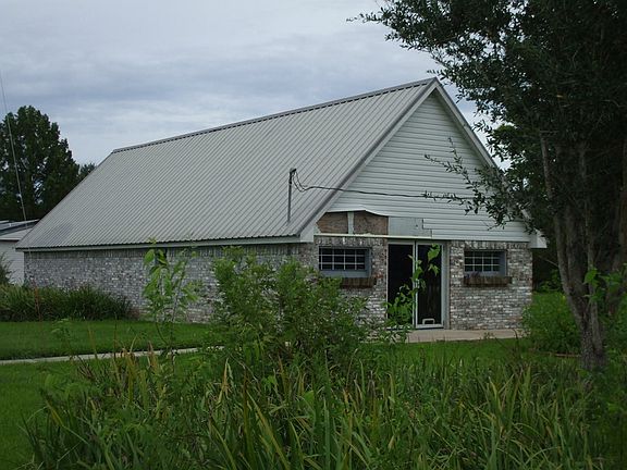 2nd image of 11589 Country Ln