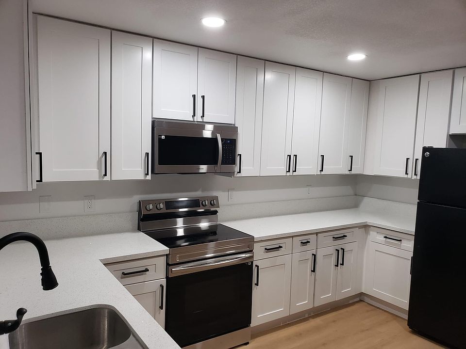1st image of 2464 Paradise Village Way