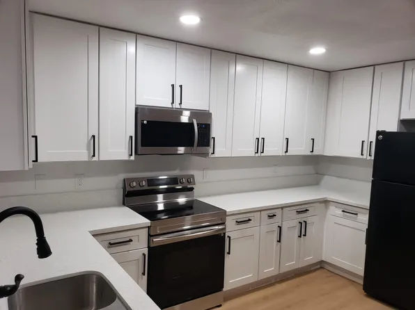 2464 Paradise Village Way, Las Vegas, NV 89120