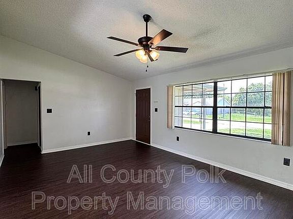 5th image of 8601 Sunnydale Ln